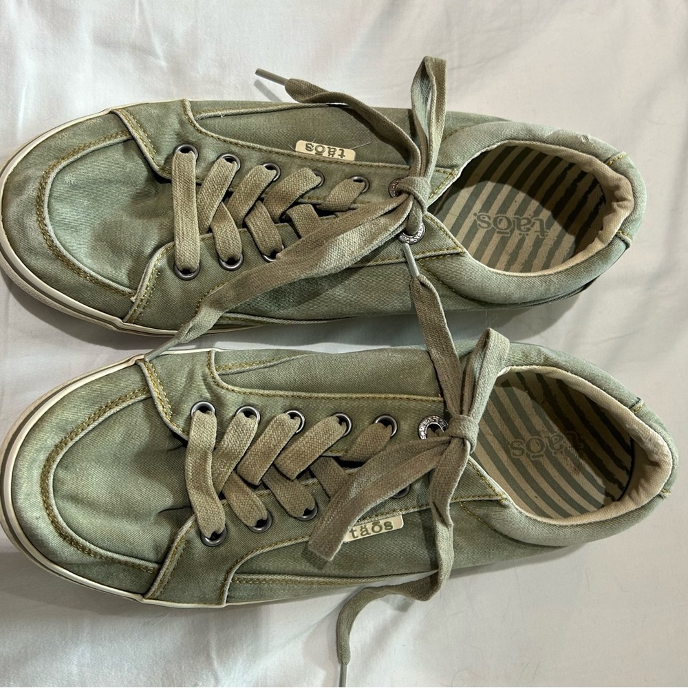 Taos Star Lace up Shoes